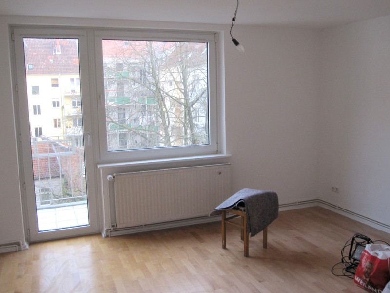 Cool down - blaue Wand im Schlafzimmer | gebluemlich