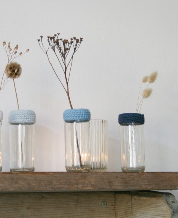 Stylische Vasen aus Altglas